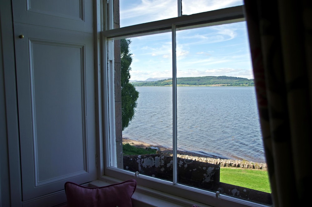 BUNCHREW HOUSE HOTEL 15/30