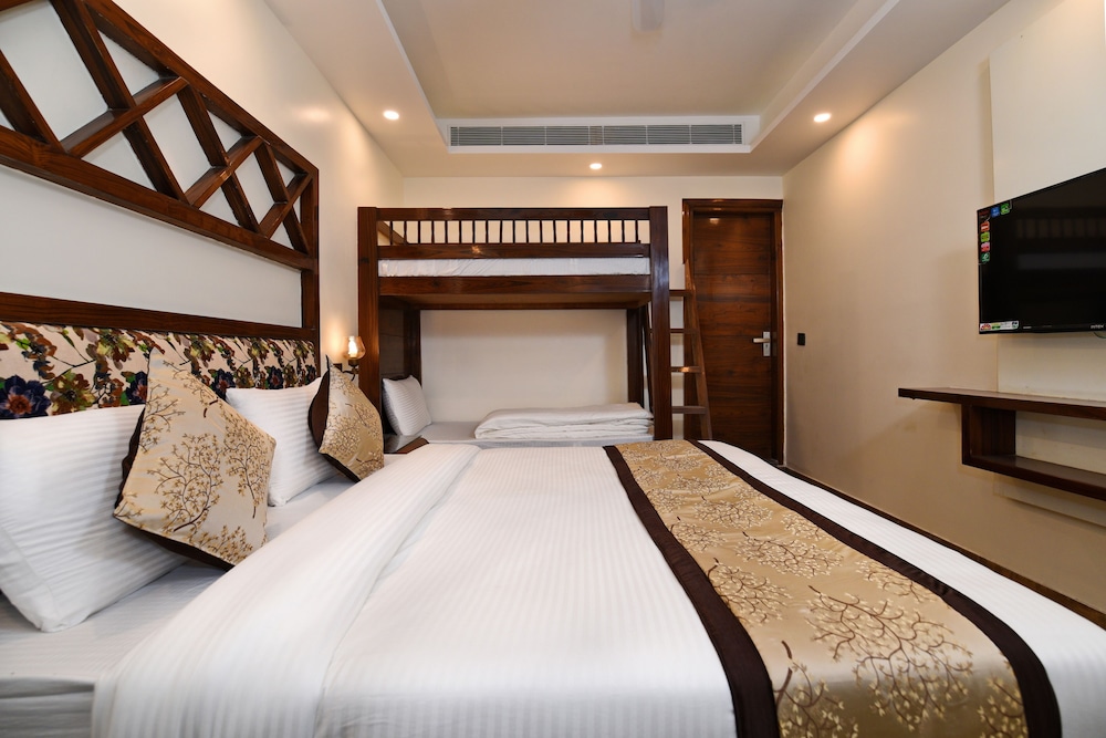 Hotel Blue Pearl Paharganj 14/50