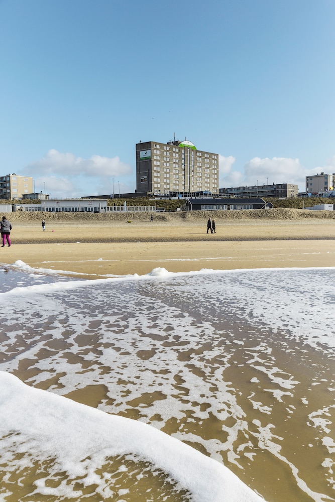 Beach Hotel Zandvoort by Center Parcs 26/33