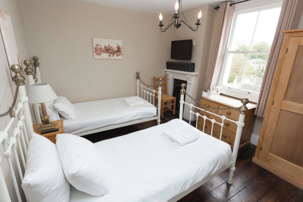 The White Hart Inn 12/55