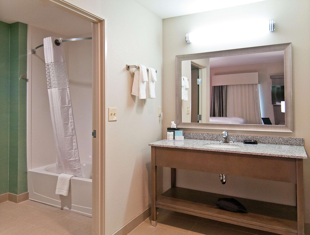 Hampton Inn & Suites Pensacola/I-10 Pine Forest Road 22/47