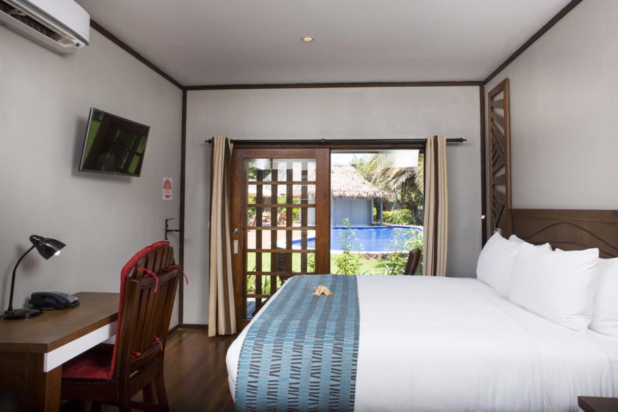 Bure, Double Bed, Pool View