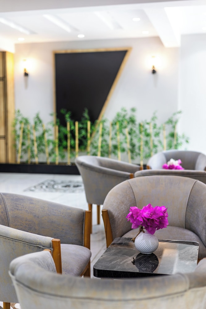 TURUNC LIFE HOTEL 28/48