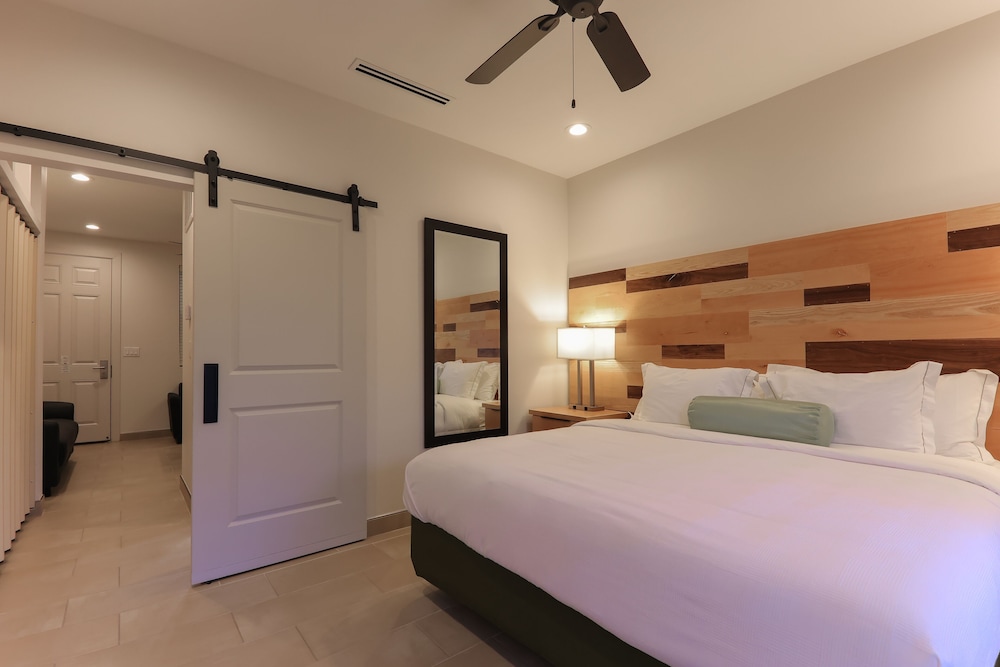 Clarion Inn Suites 20/61