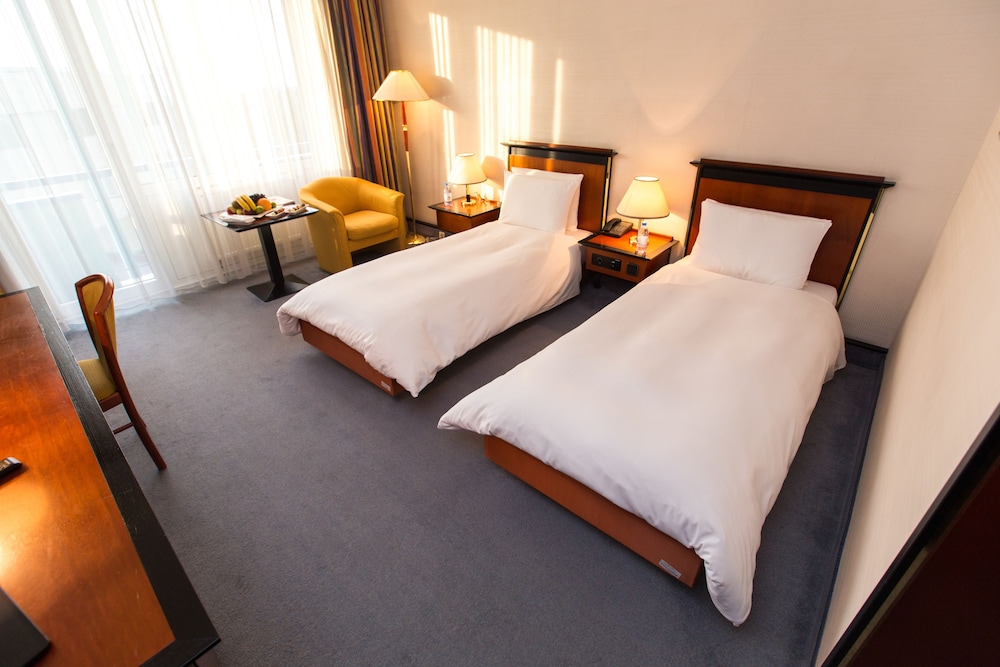 Rahat Palace Hotel 24/75