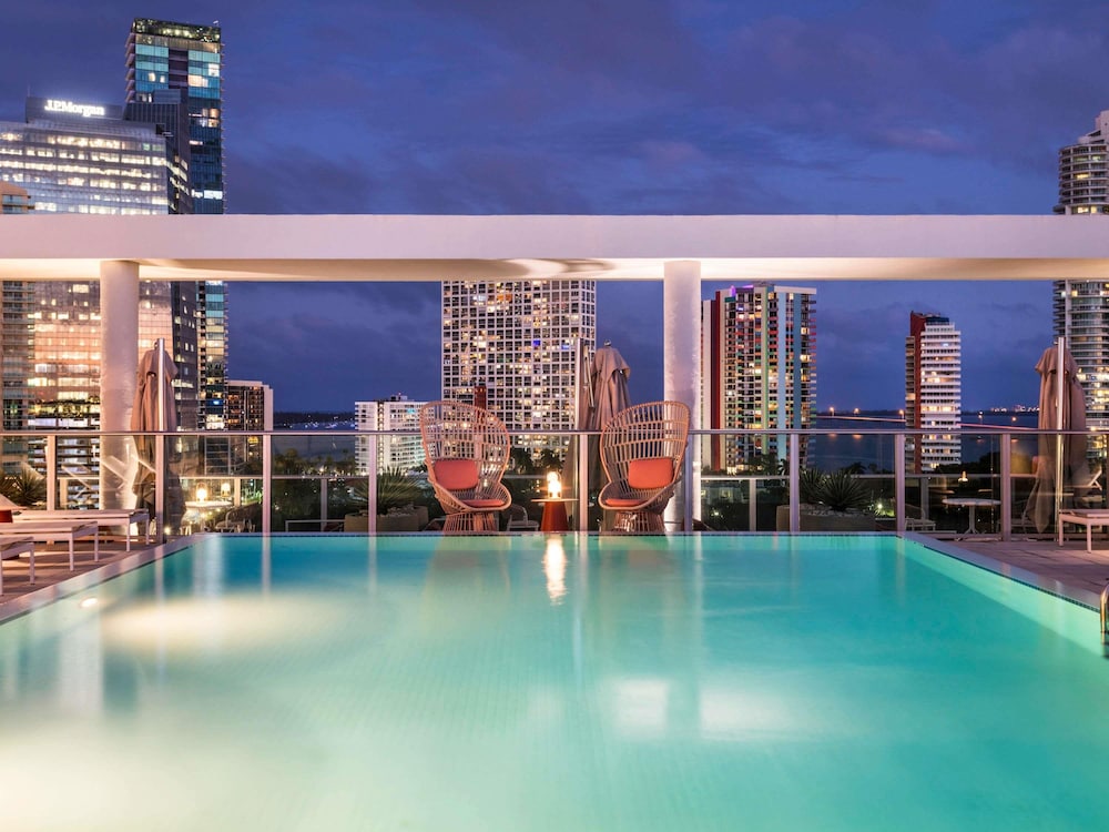 Novotel Miami Brickell 71/74