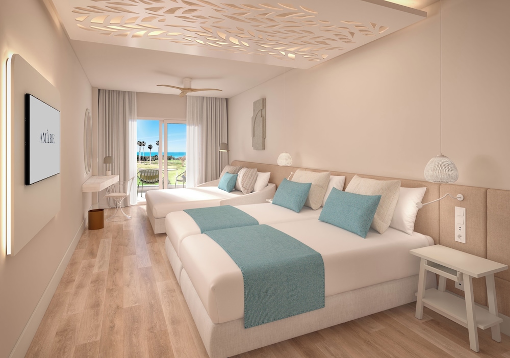 غرفة ثلاثية بسريرين منفصلين بإطلالة على البحر مع أريكة، Amare Beach Hotel Sancti Petri 3/10