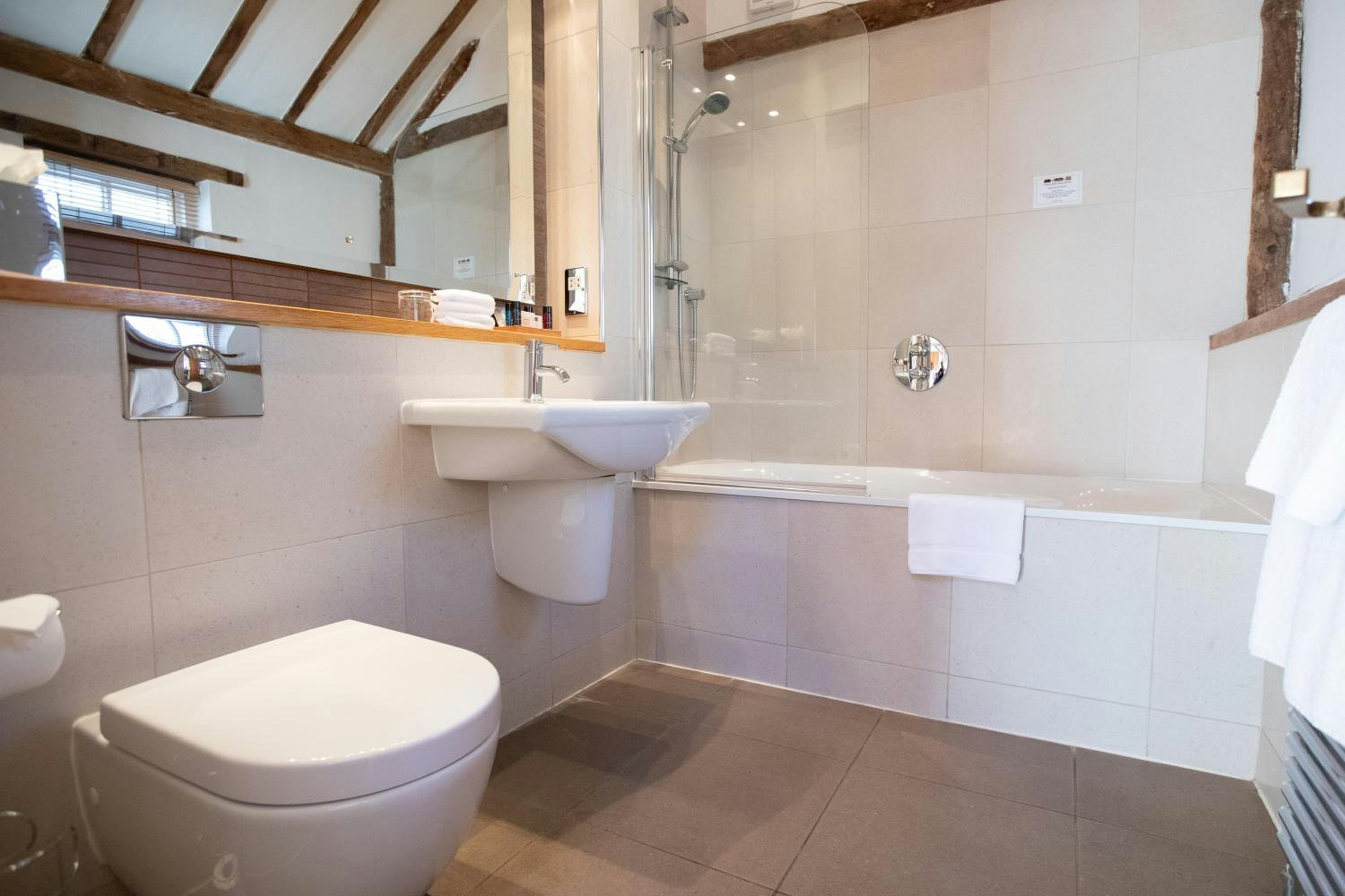 Tewin Bury Farm Hotel 34/38