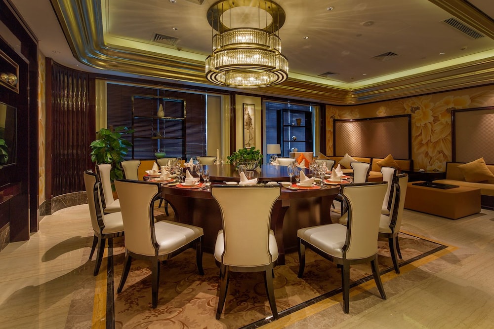 Howard Johnson by Wyndham Jinyi Hotel Chongqing 11/19