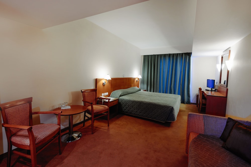 Athens Mirabello Hotel 11/28