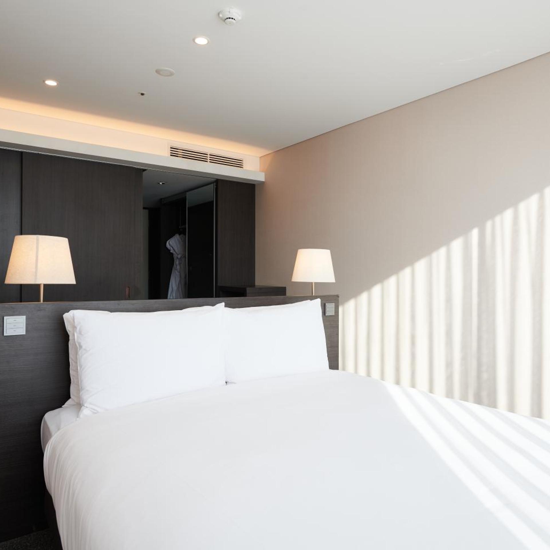 Sky, Double Bed