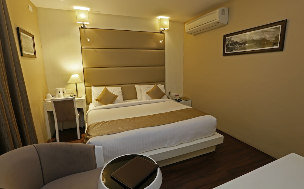 Clarks Inn Srinagar (Ex Hotel Spring Hills) 19/50