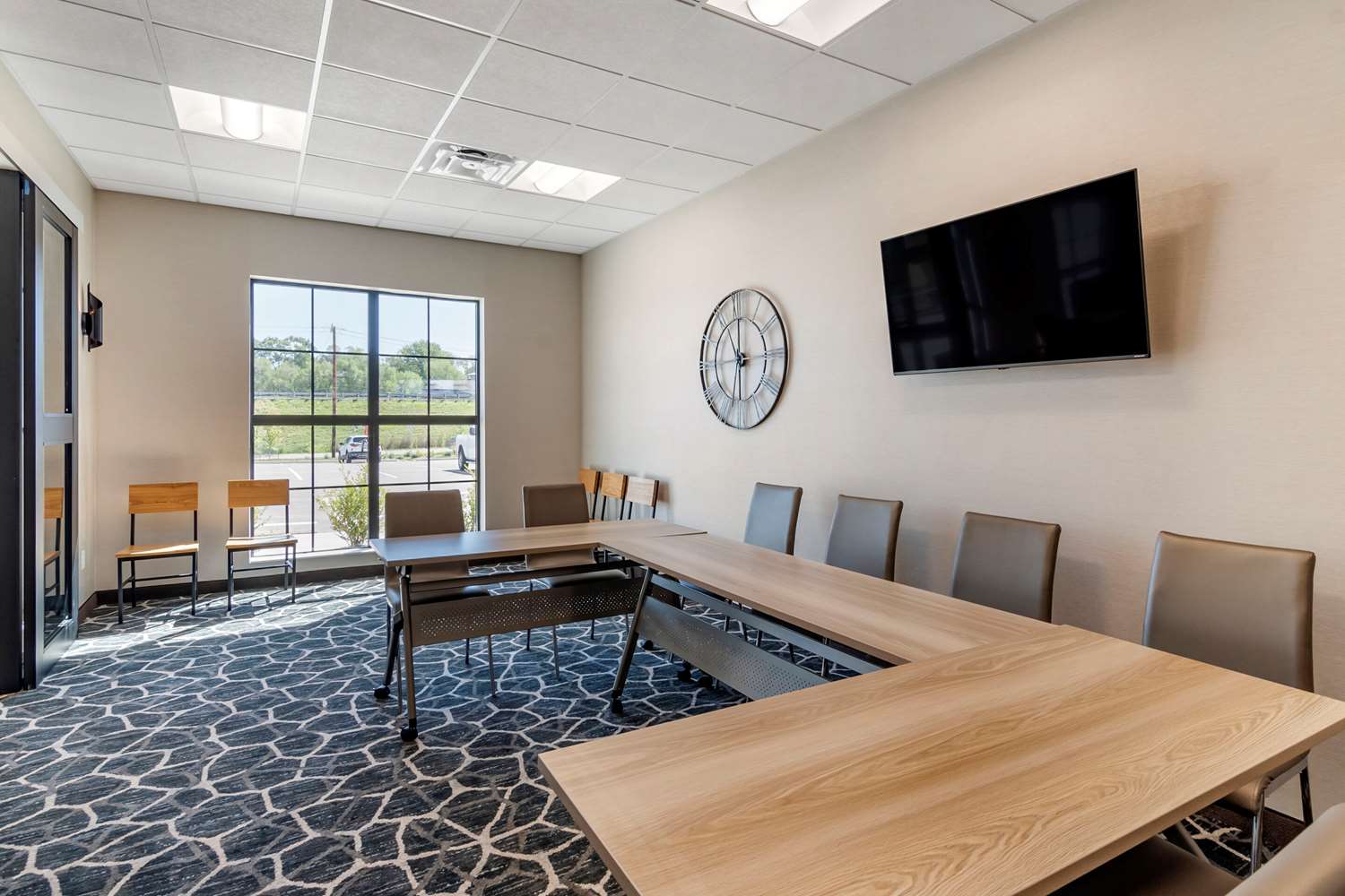 Comfort Suites Grandview - Kansas City 18/20