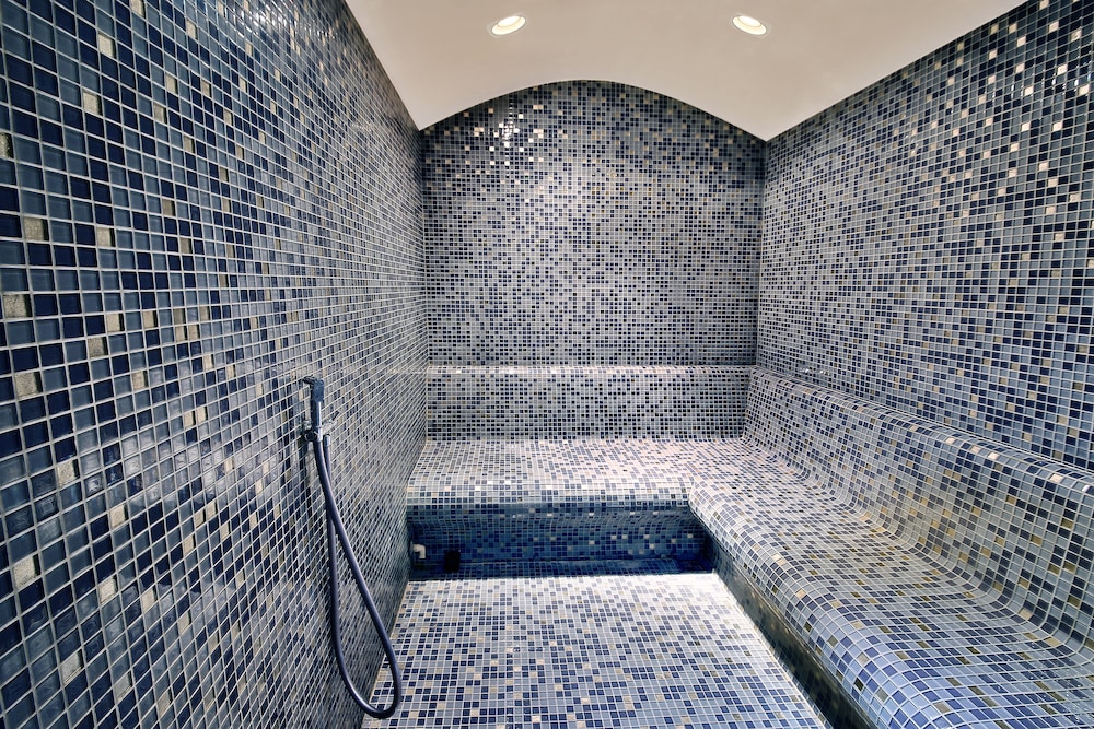 Bof Hotels Ceo Suites 32/73