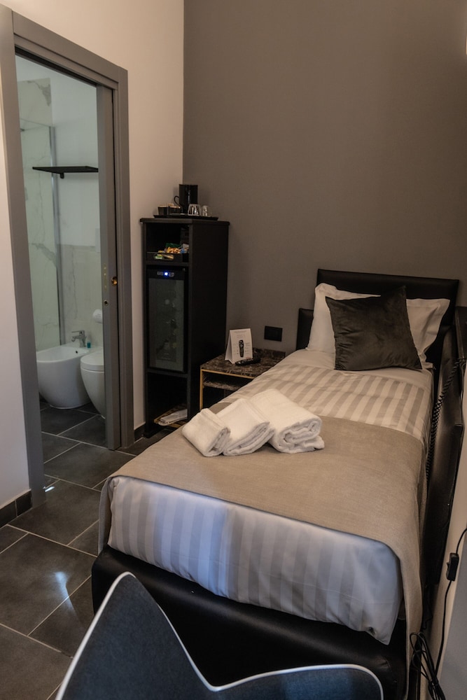 Standard, Twin Beds, Relais Manzoni 5/8