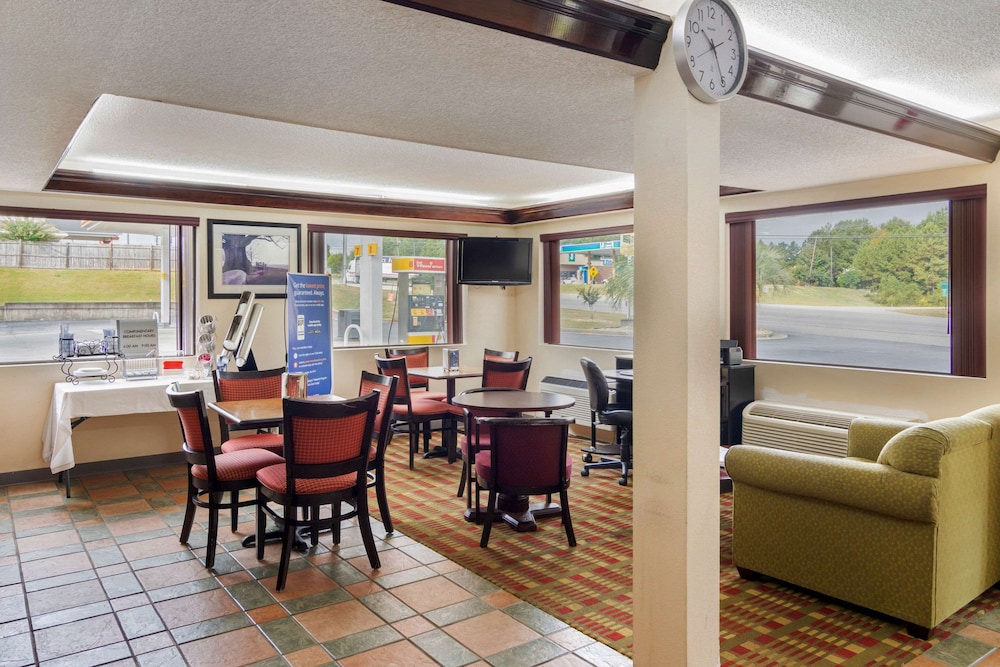 Econo Lodge Byron - Warner Robins 38/52