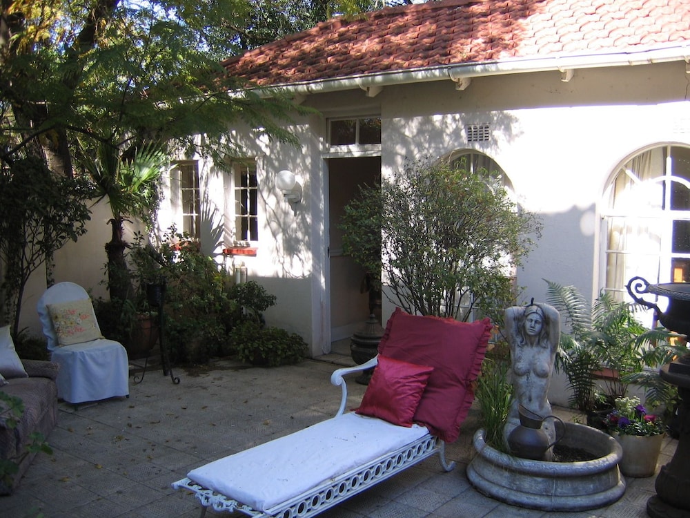 Villa Victoria Executive Guest House 11/26