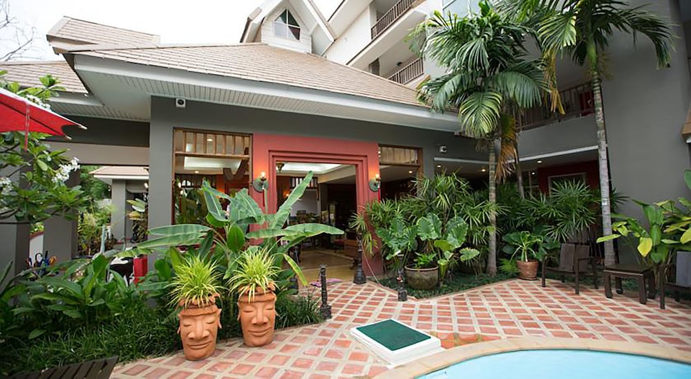 THE OPIUM SERVICED APARTMENT AND HOTEL 6/50