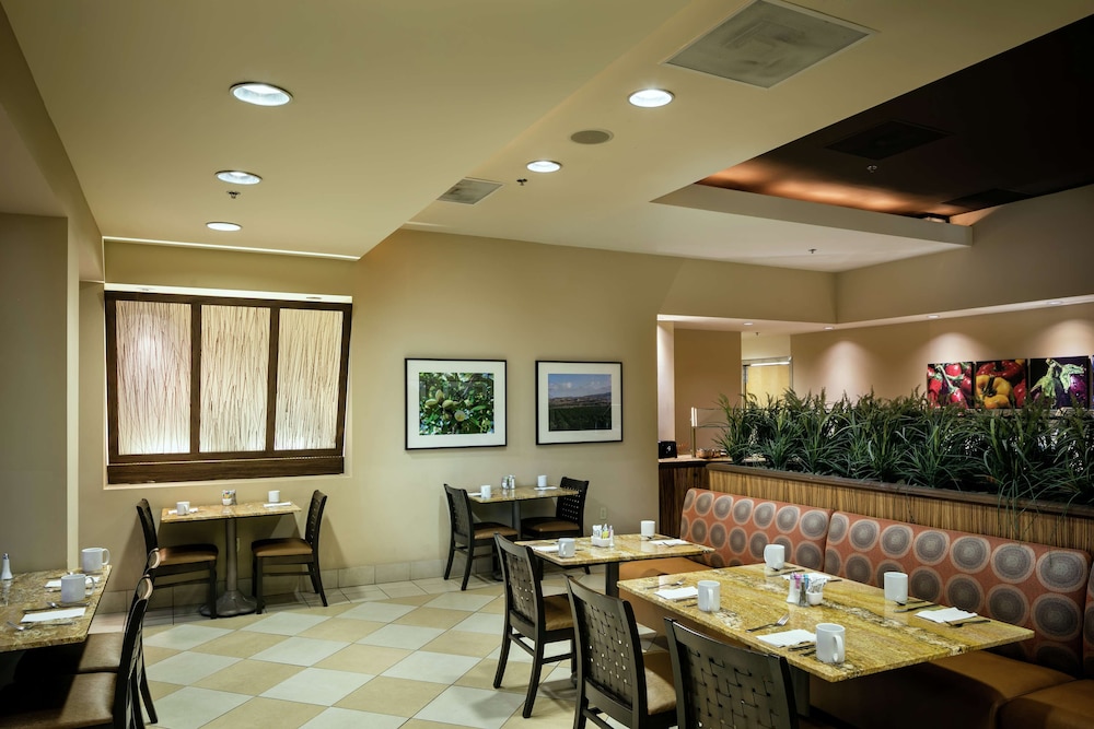Hilton Stockton 32/51