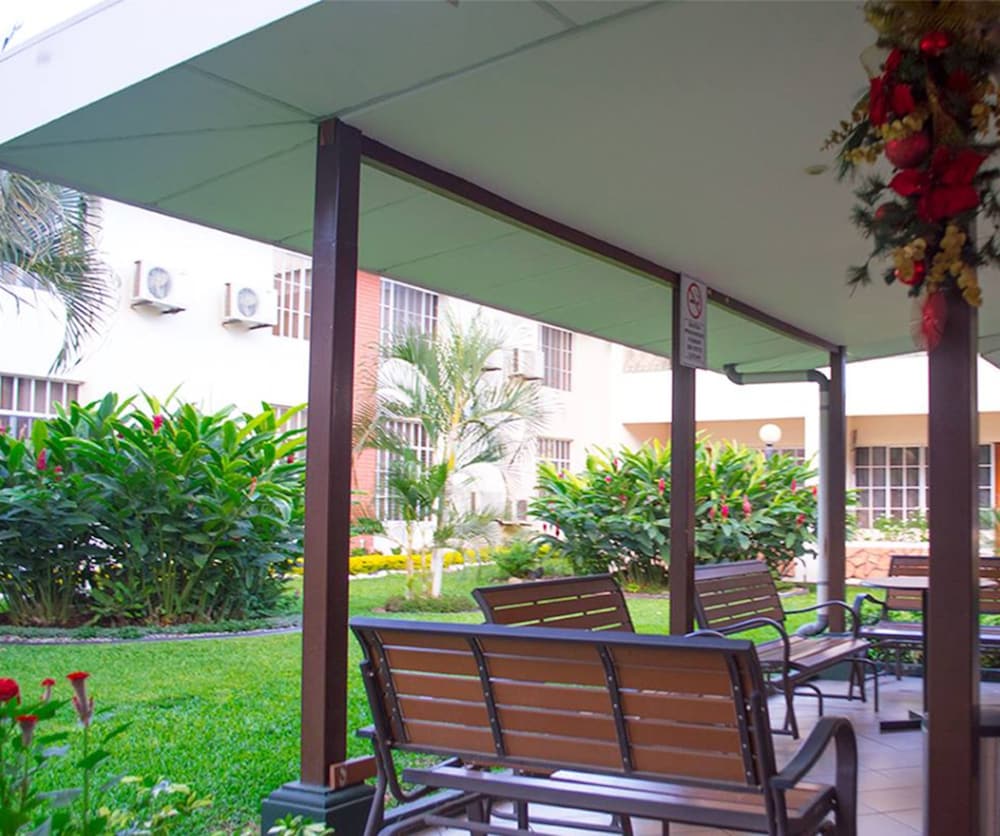 Hotel Tropico Inn 30/48