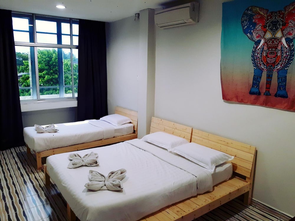 De Chukai Hotel 9/43