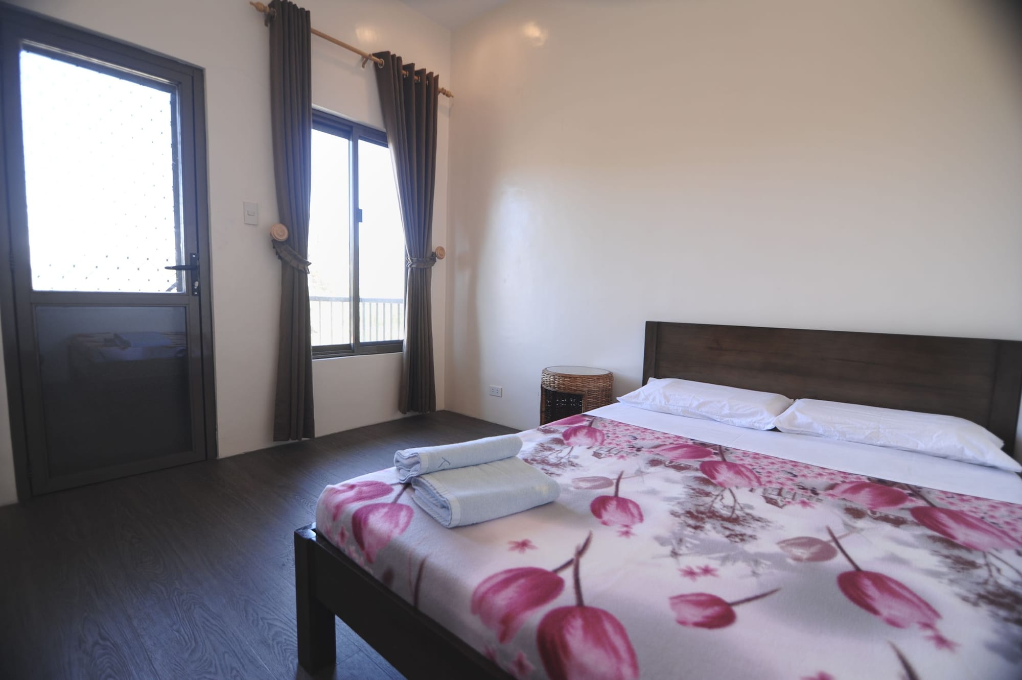 2 BEDROOMS, SUITE