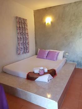 Room, Queen Bed, with Fan