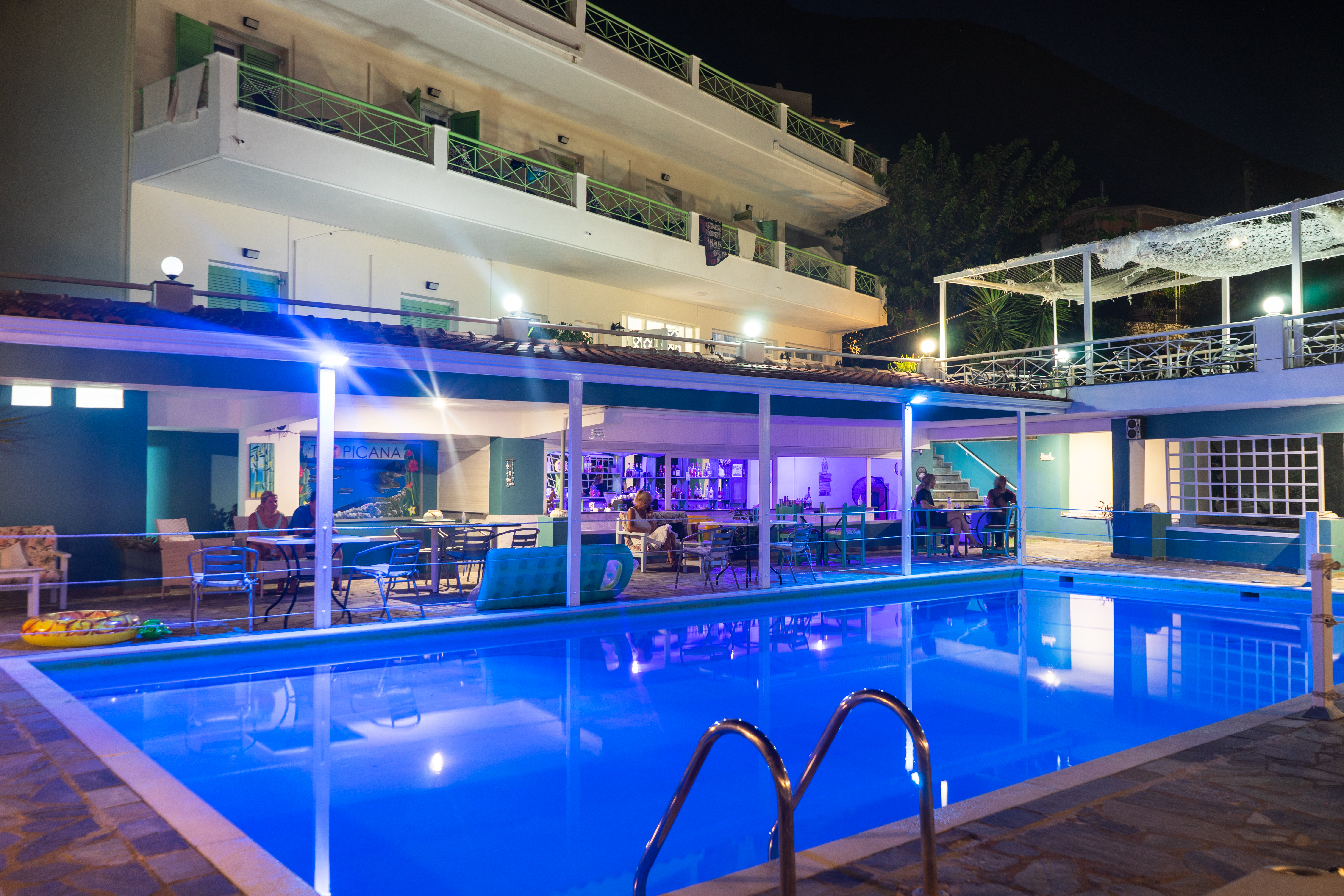 Tropicana Inn 28/50