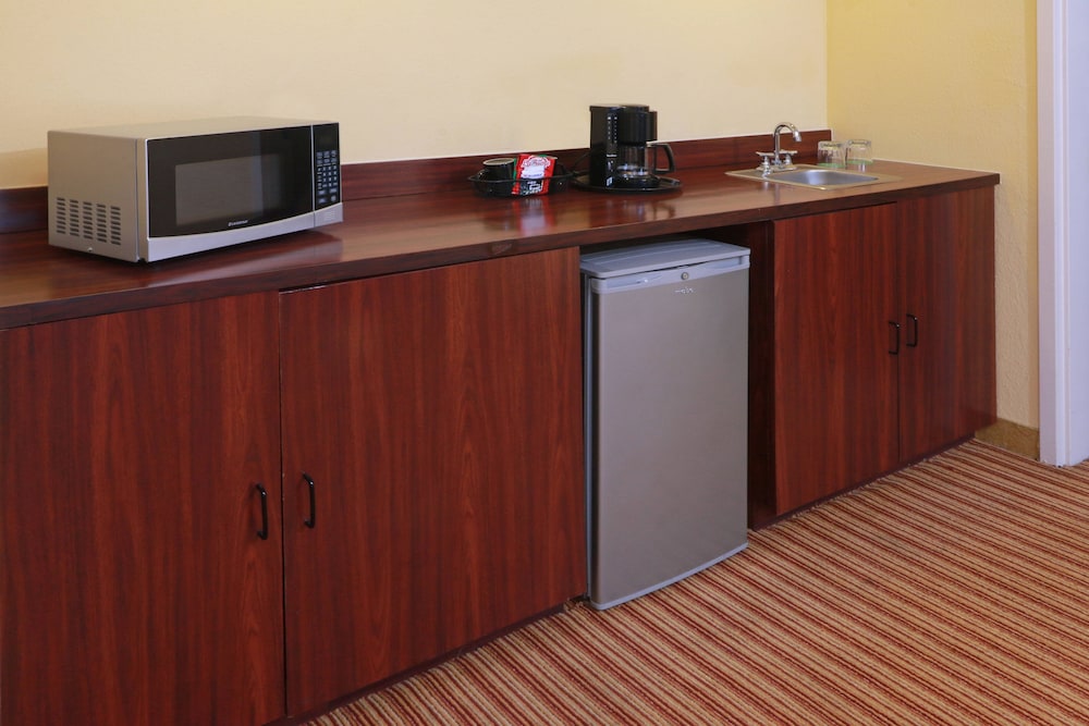 Courtyard By Marriott Monterrey Airport 6/50