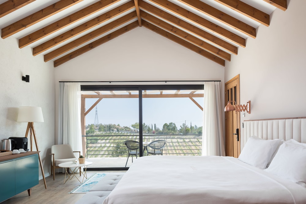 Gillham Vineyard Hotel 7/50