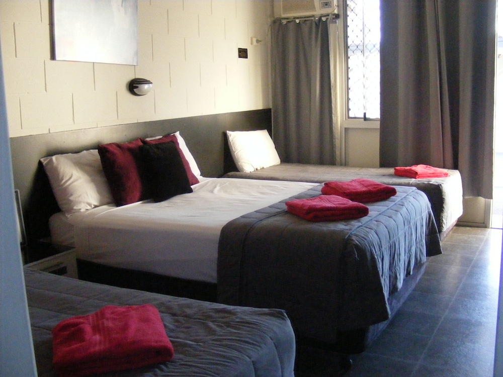 Motel Lodge 13/53