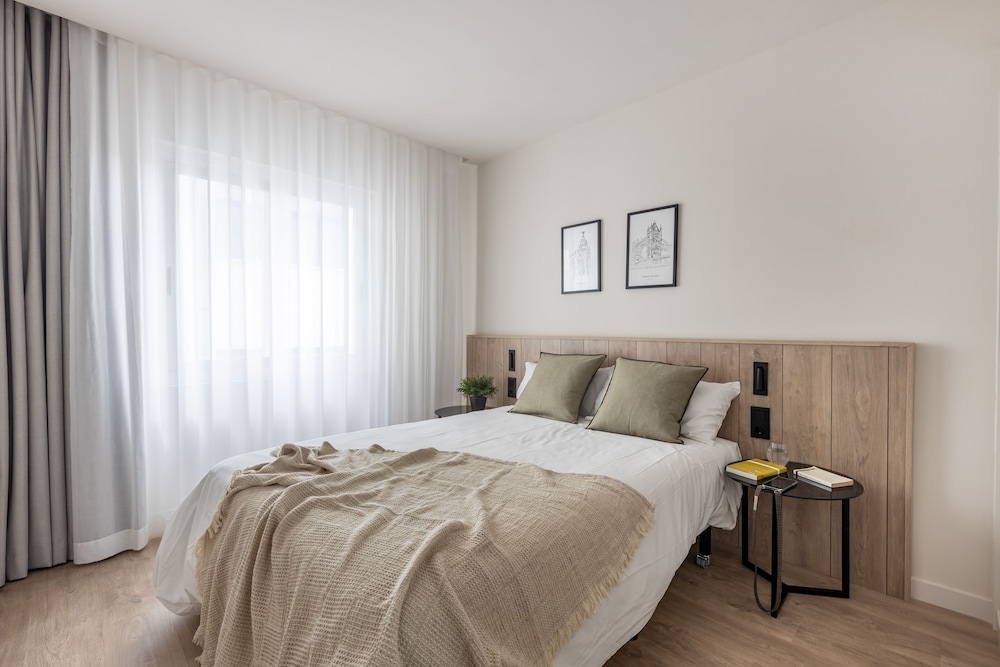 2 BEDROOMS, APARTMENT
