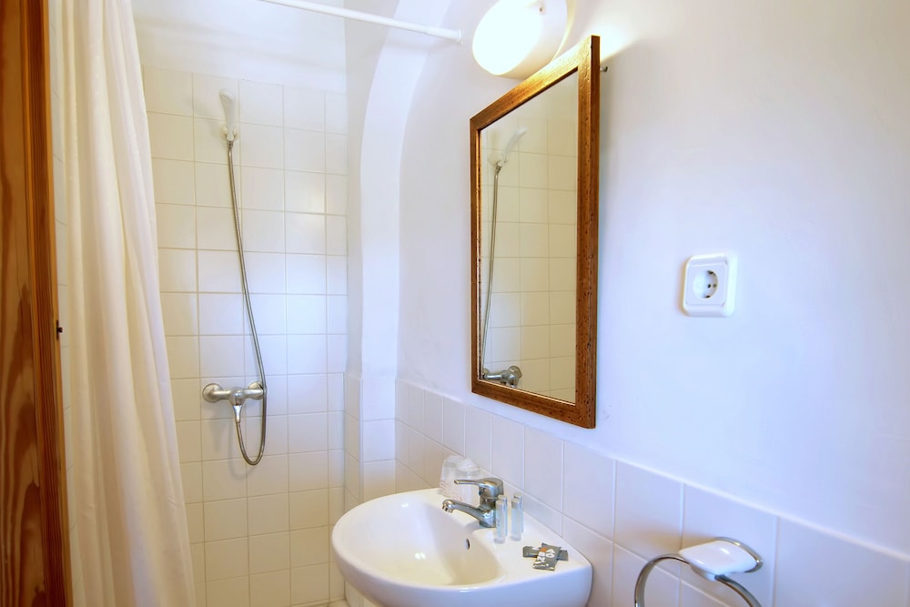 Petit Hotel Hostetgeria La Victoria 44/46