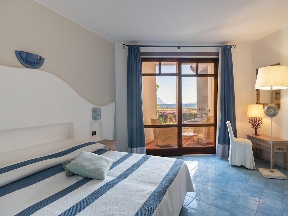 Hotel Resort And Spa Baia Caddinas 7/50