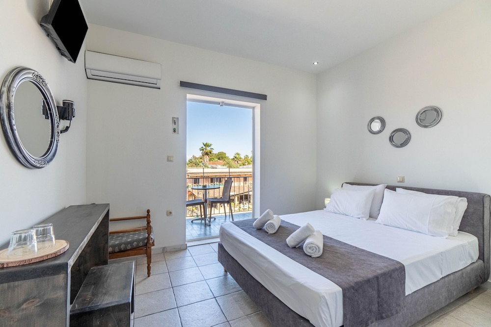 Angela Hotel & Apartments 29/72