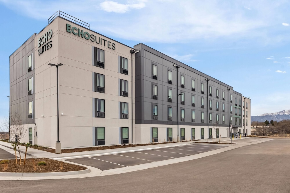 ECHO Suites Extended Stay by Wyndham Colorado Springs Airpt 50/55