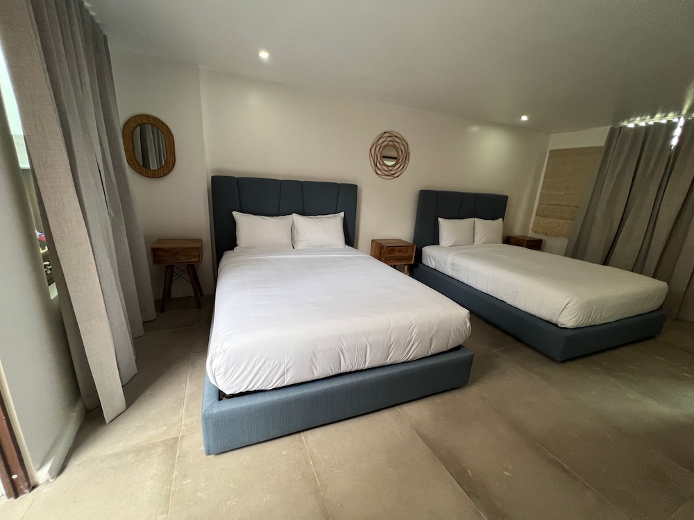 Parguera Plaza Hotel 12/50