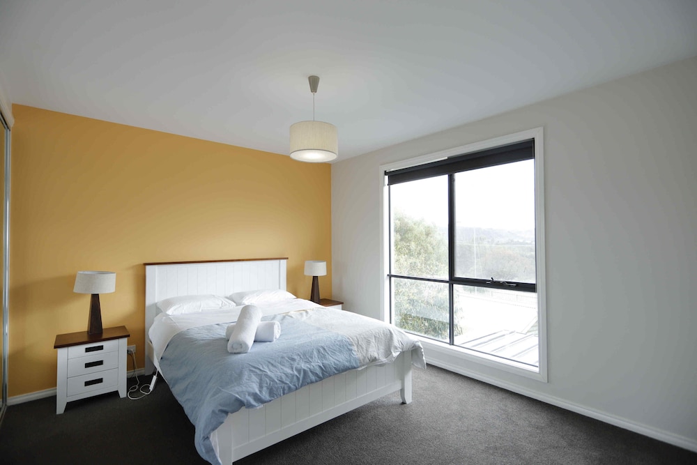 Apollo Bay Seal Apartments 8/33