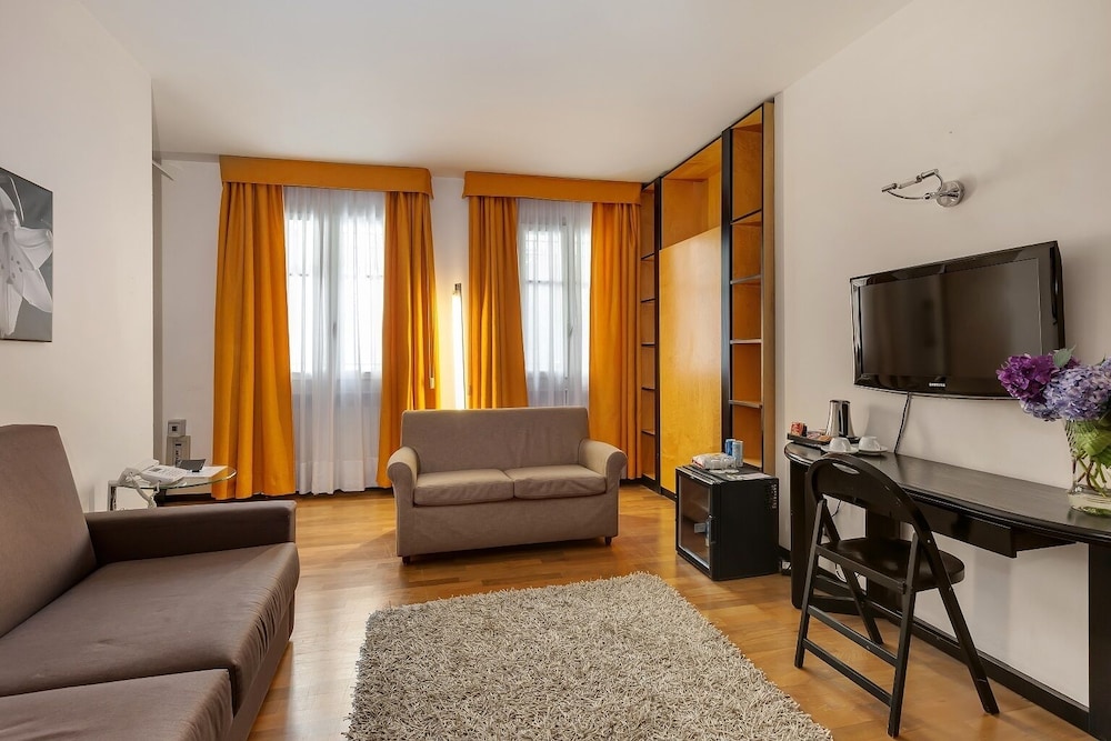 Hotel Ancora 52/68