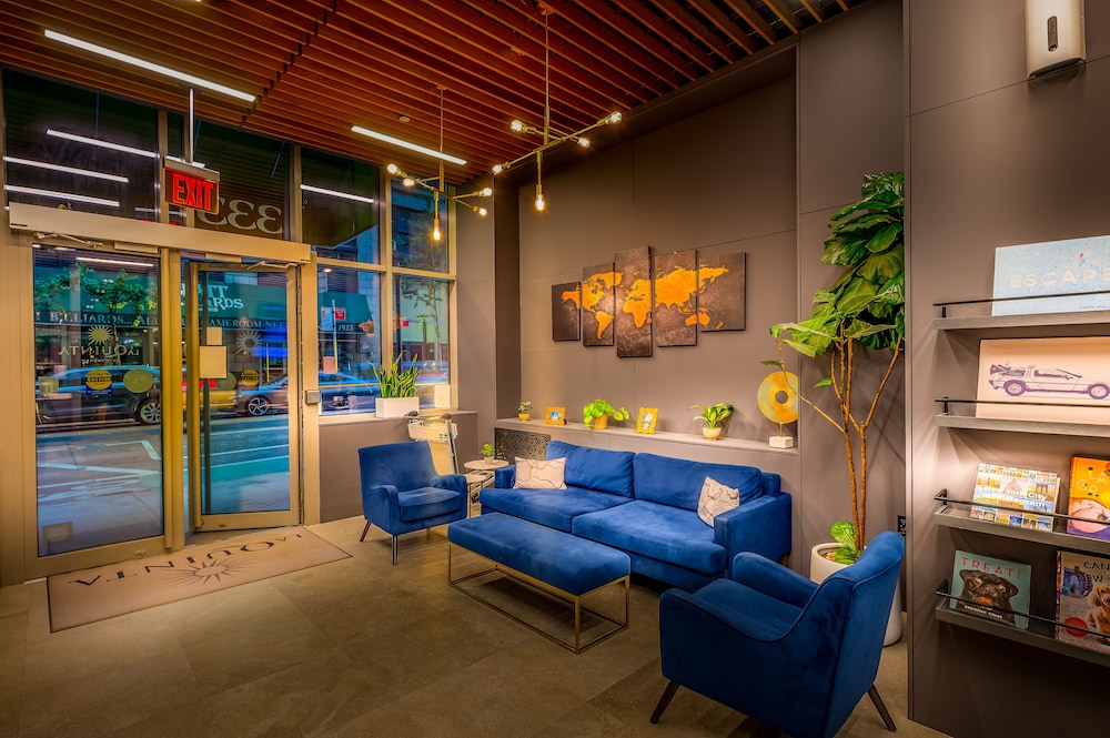 La Quinta Inn Suites By Wyndham Times Square South 37/60