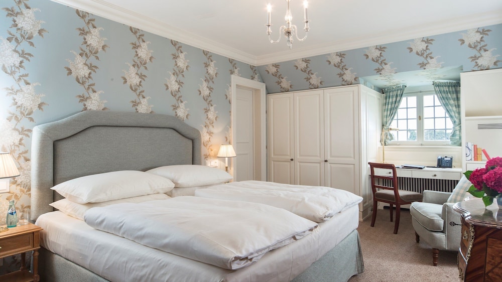 Grand, Castle, King Bed, Park View