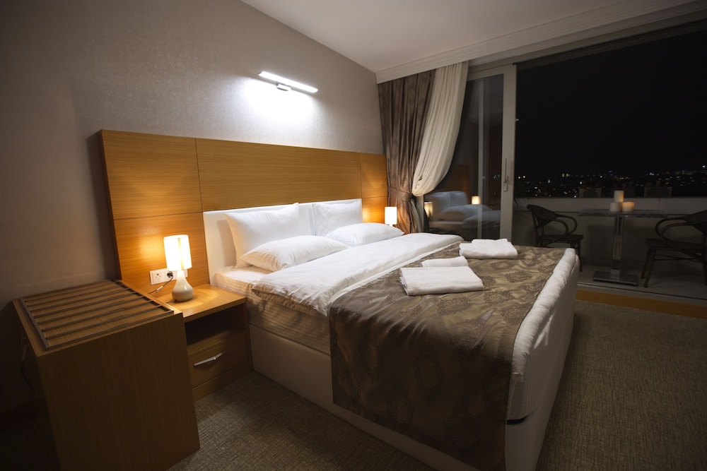 MIEN SUITES 13/29