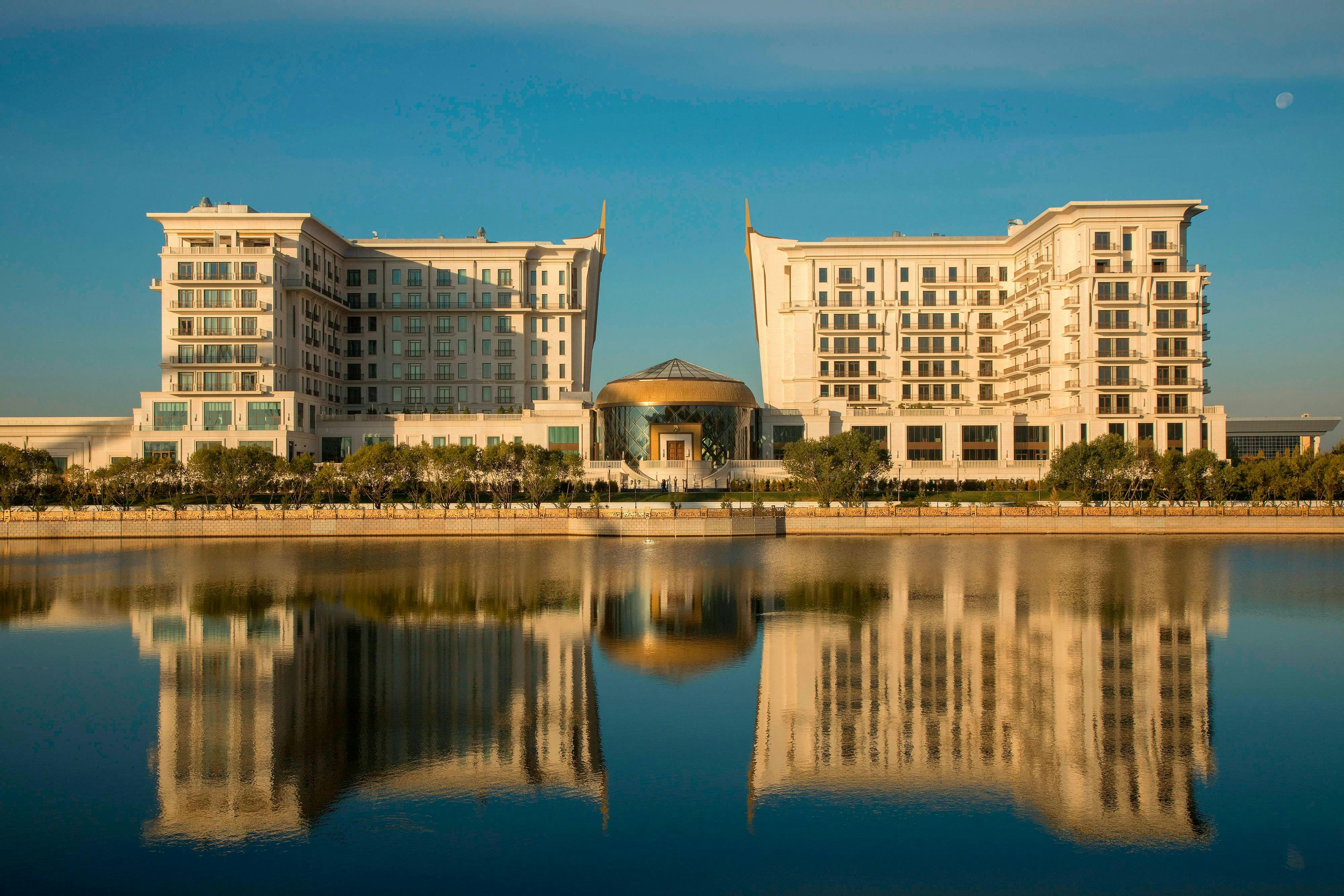 THE ST. REGIS ASTANA 62/62