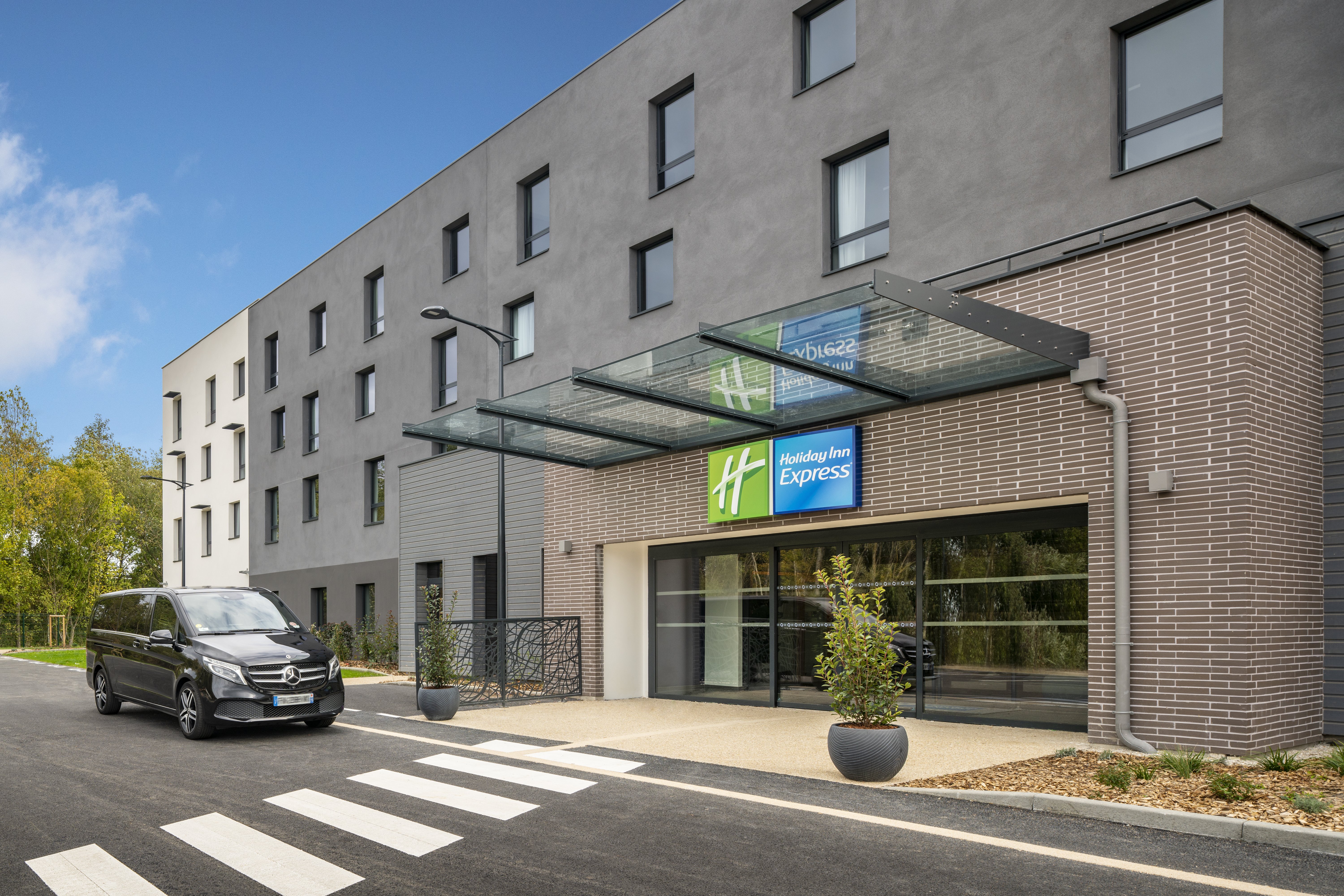 Holiday Inn Express Marne la Vallee Val d Europe an IHG Hotel 12/14