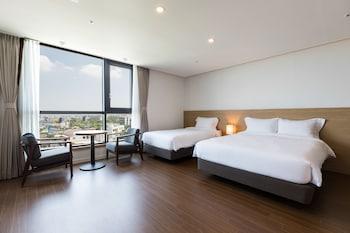 Deluxe, Triple, 2 Double Beds, Beach Side, Ocean View