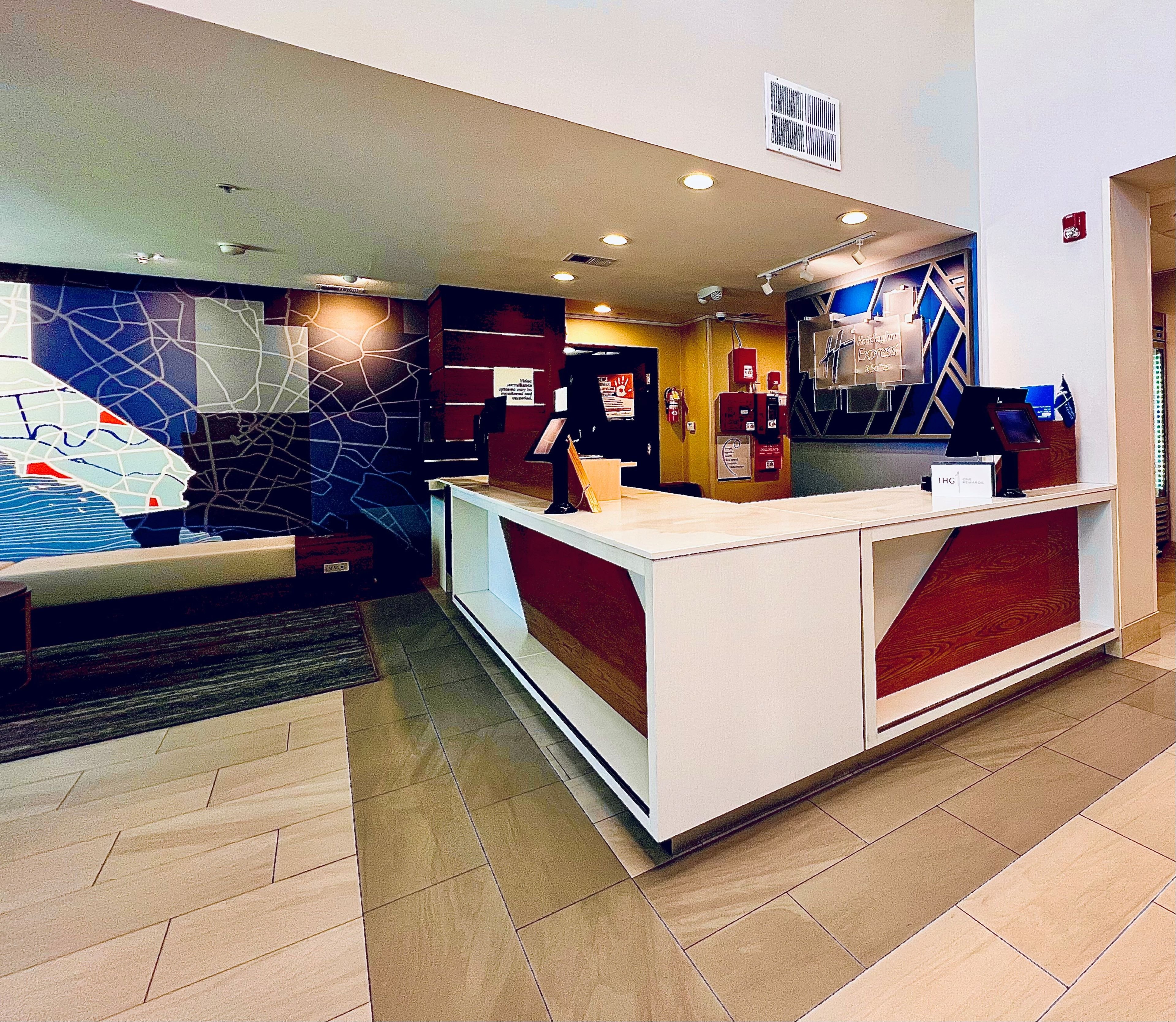 Holiday Inn Express Hotel Suites Berkeley 7/73