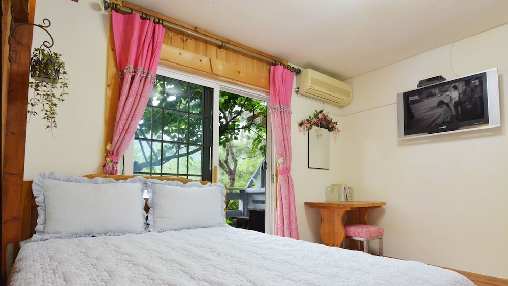 Sicily Pension 7/50
