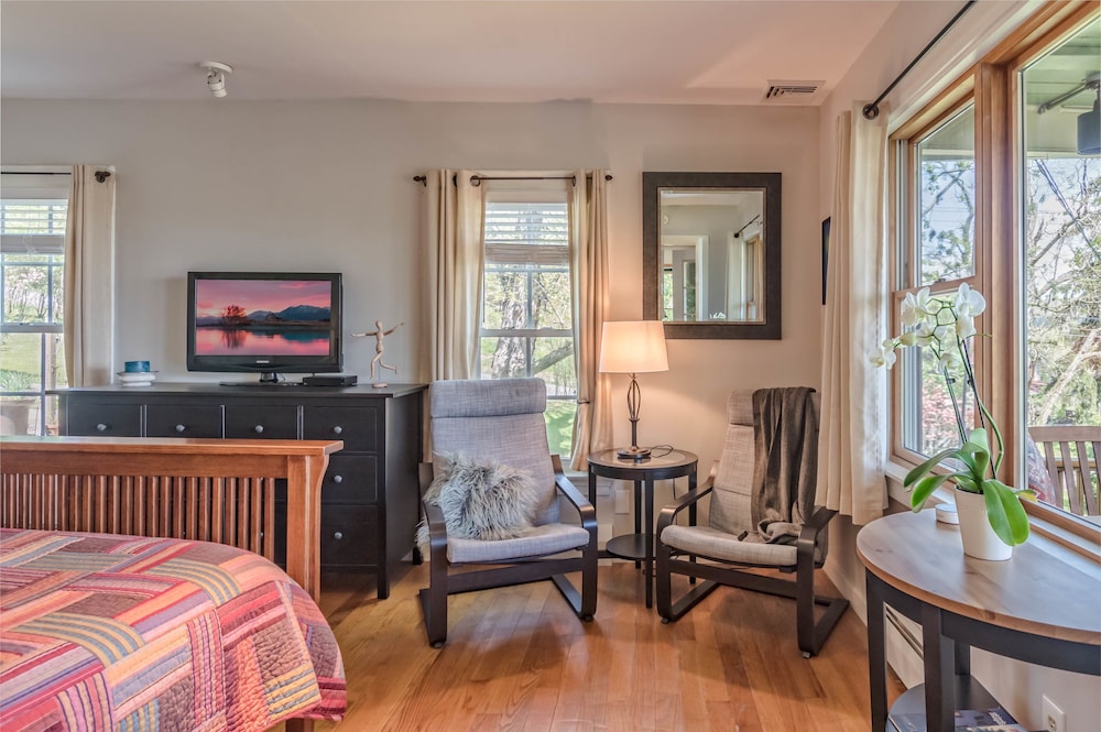 Moonshadow Bed and Breakfast 42/69