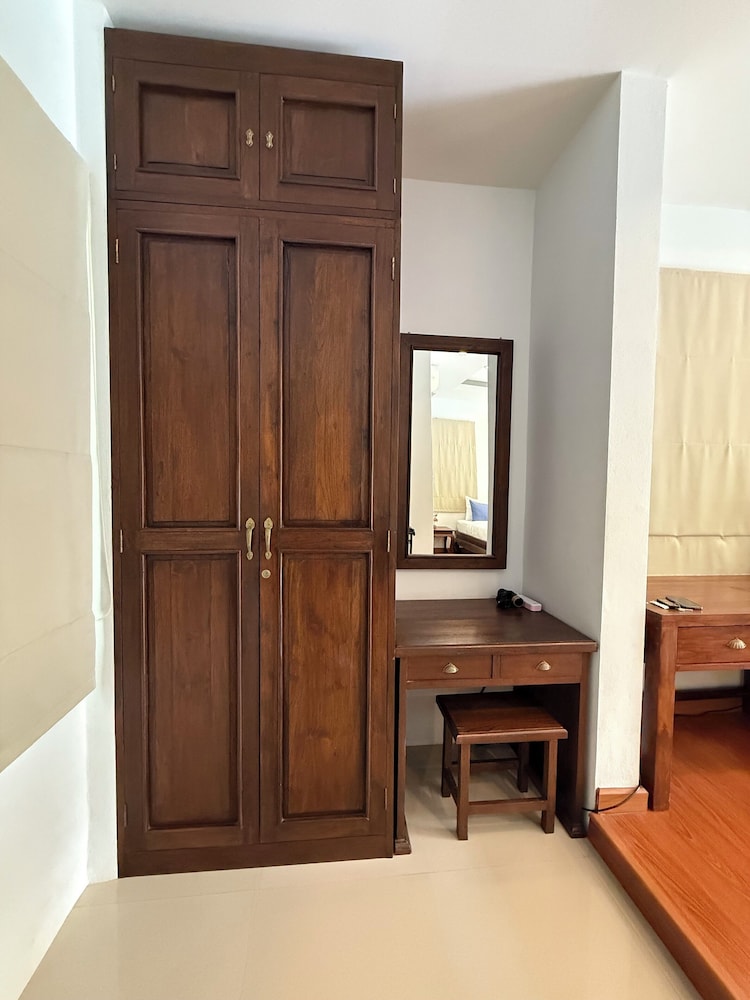 Poolsawat Villa 10/49