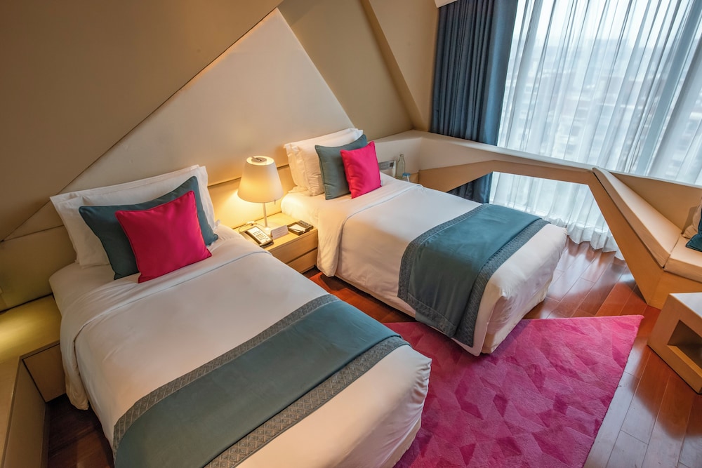 DELIGHT, DELUXE, SINGLE BED, CITY VIEW